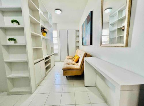 Charmosa kit com ar condicionado e garagem in Brasília