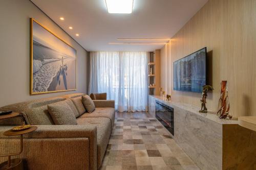Christian Luxury Apartment 100m from Rua Coberta 2 Suites + Hotel Services