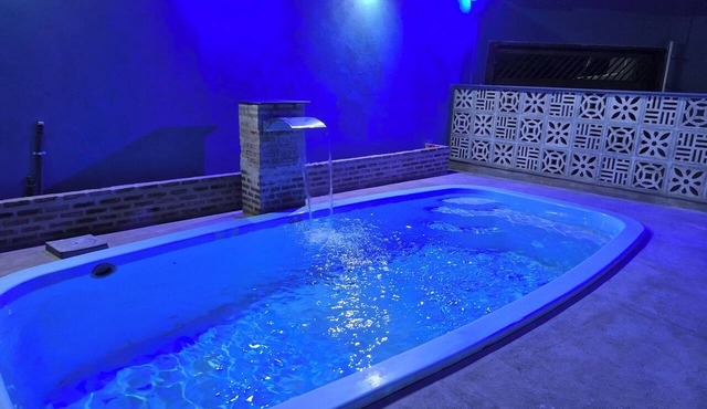 Complete house with pool very close to the Barretos rodeo festival.