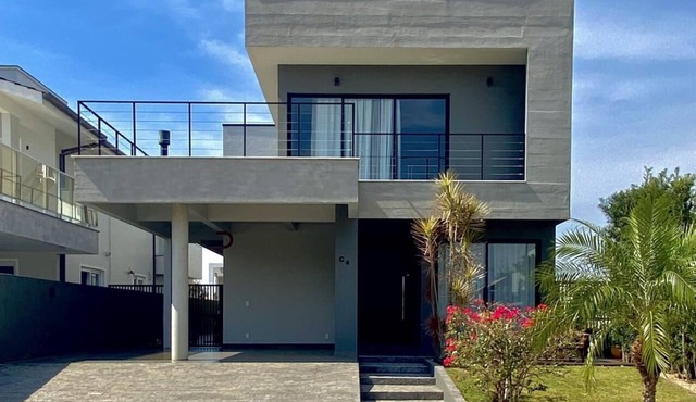 Condominium House Pink with pool, gym, next to SurfLand.