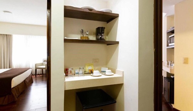 Cozy 1BR Condo A Short Ride Away from Plaza San Martin Square