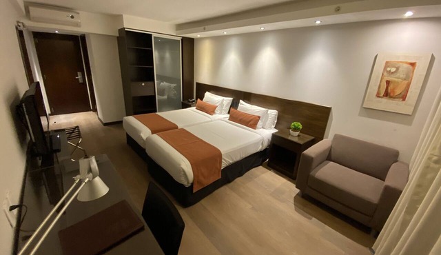 Crystal Tower Hotel in Montevideo