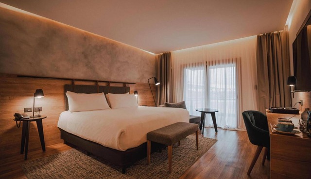 Deluxe King Room w/Pools & Wellness Facilities | Near Villa General Belgrano