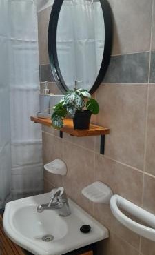 Departamento amoblado completo zona céntrica - todos los servicios