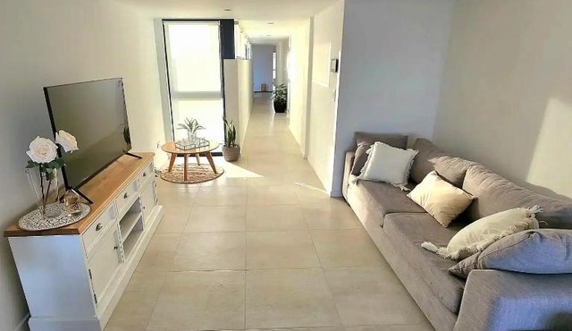 Depto premium frente al mar, cochera y piscina!