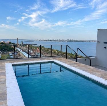 Edificio Paraná Playa Costanera, Apartamento de 1 Habitación, vista frontal al Rio con parking y Amenities!