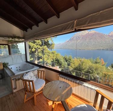 Exclusivo Lodge de Lujo, Vista al Lago y Jacuzzi