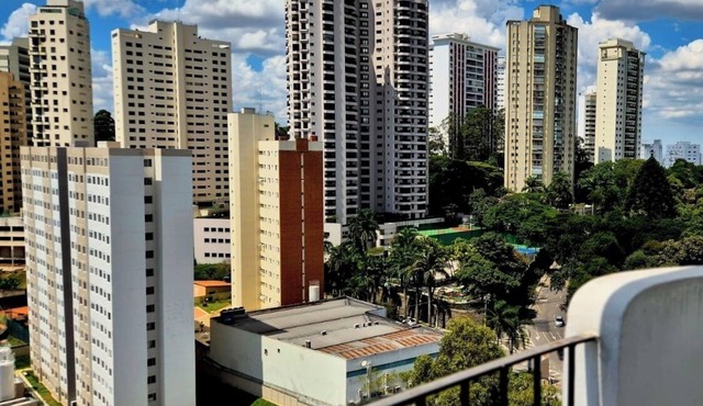 Feel at home in the Alto do Morumbi Building.