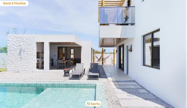 Flamboyant modern house at Praia Canoé rooftop