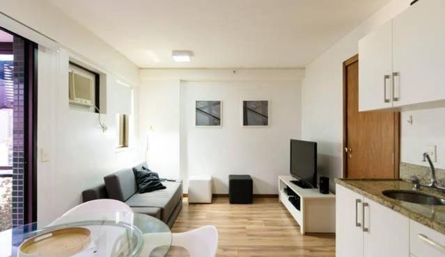 Flat no Leblon na quadra da praia in Rio de Janeiro