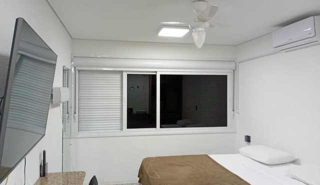 Flats completos e aconchegantes a menos de 1 quadra do Hospital de Clinicas de Porto Alegre in Porto Alegre