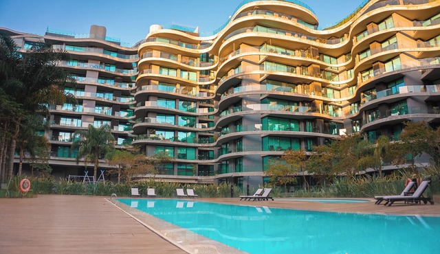 Forum | Bayview | Heated Pool Gym Sauna | Parking in Montevideo