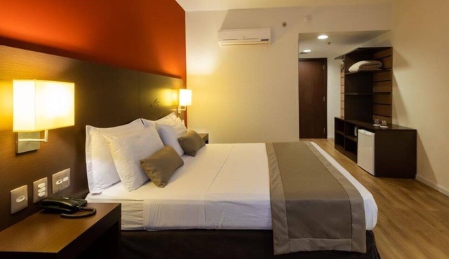 Free Breakfast | Superior Room for Couples | 0.8 mi to Barra Funda Station in São Paulo