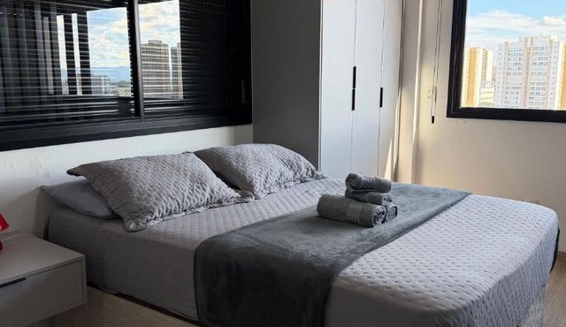 Fully equipped apt: A/C, pool & gym in Downtown