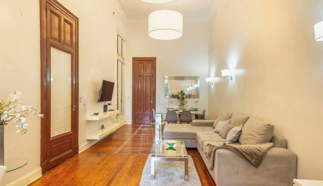 Grand Rivadavia: 3-BR Ensuite High Ceiling Home