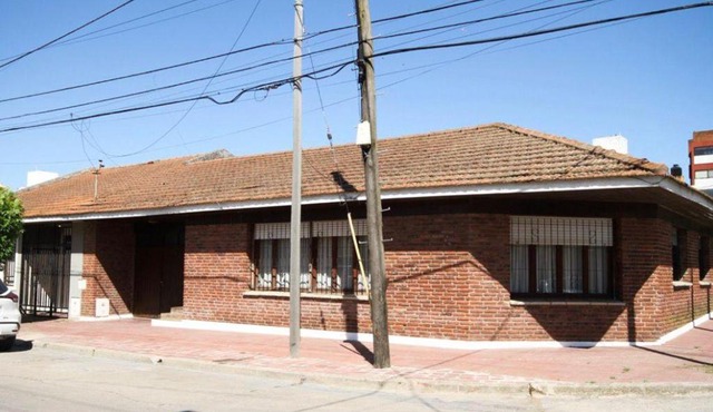 Hermosa Casa zona playa hasta 10 personas in Necochea
