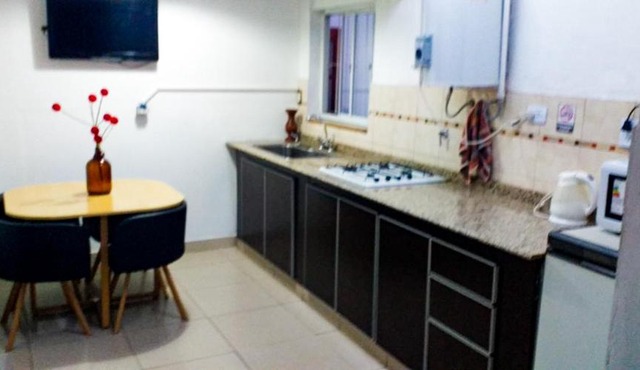 Hermoso departamento con entrada independiente y cochera! 2 habitaciones