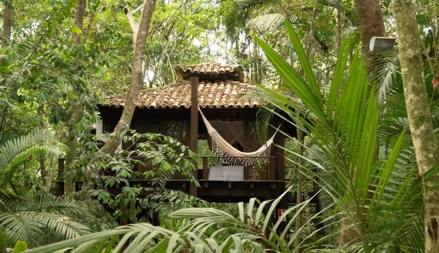 High bungalow for couples nestled between the forest and the sea -CANTO LEELA B1