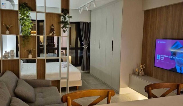 High-end and cozy studio apartment with a pool and close to the beaches. in Florianópolis