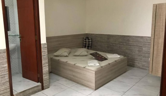 Hotel Caliente