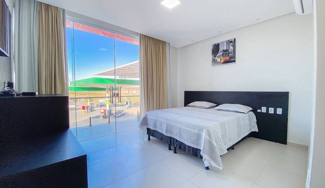 HOTEL QUATRO CORAÇÕES