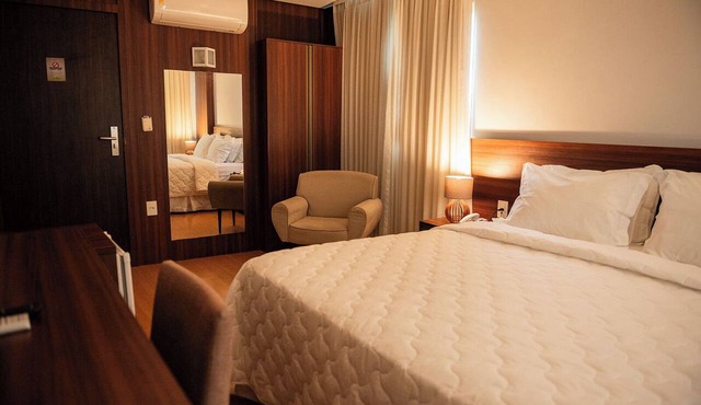 Hotel Serrano