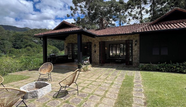 House 04 VBV - Rustic Charm in an Exclusive Gated Community in Posse Teresópolis