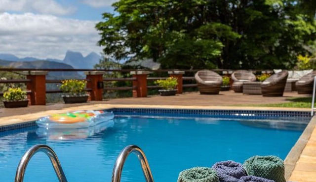 House in Araras: Pool, Sauna, and Included Services! in Araras Petropolis