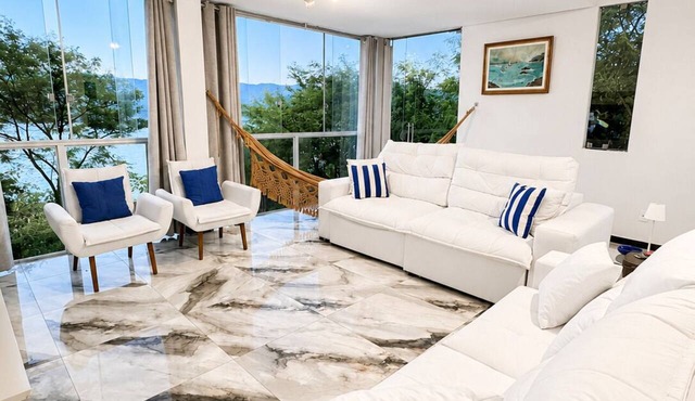 House in Mirante with Panoramic Sea View