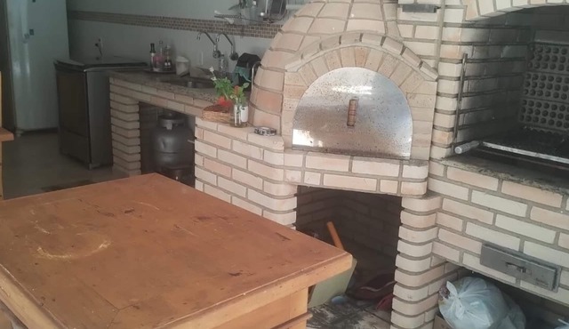 House in Peruibe, close to the beach, sleeps up to 10 people, pets allowed.