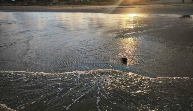 House with 2 suites, 1 parking space, barbecue, close to the sea. in Tramandaí