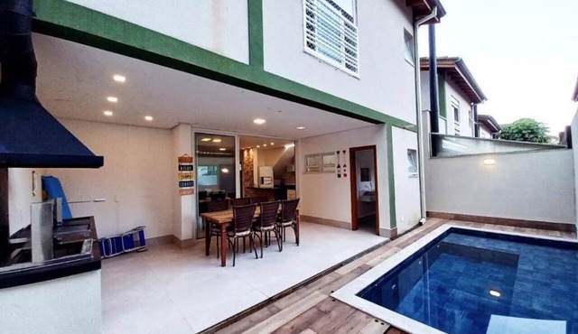 House with 3 suites on Juquehy beach. in São Sebastião