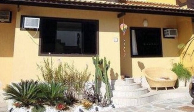 House with 4 suites in the left corner of Geribá in Armação dos Búzios