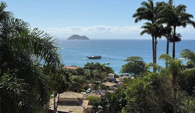 House with sea view in João Fernandes · 4 bedrooms · 3 min from the beach