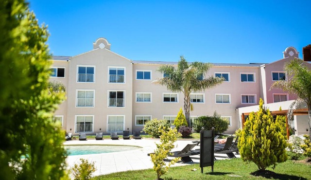 Howard Johnson Plaza & Convention Center Spa La Plata