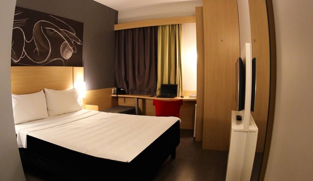 ibis Jatai Shopping