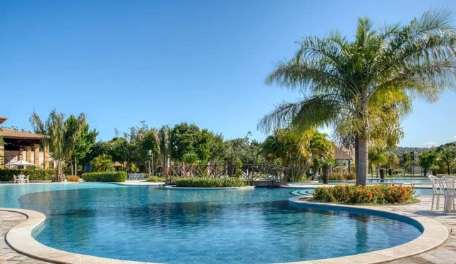 Incrível apartamento em condomínio com piscina
