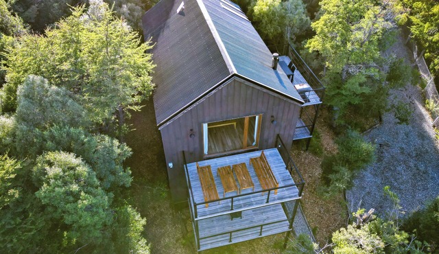Lakeview Chalet in Bariloche: Elevated comfort with panoramic views