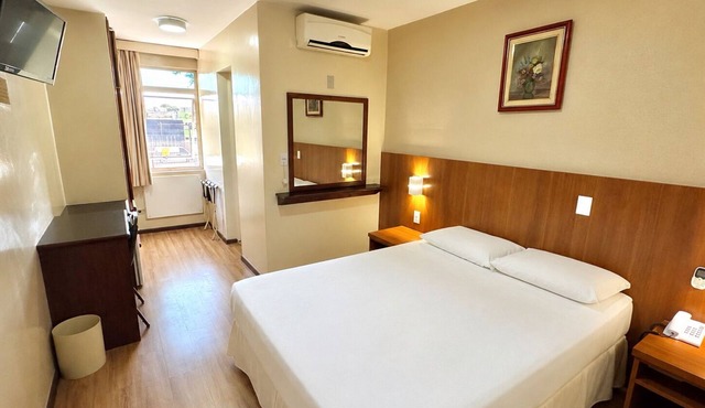 Lira Hotel