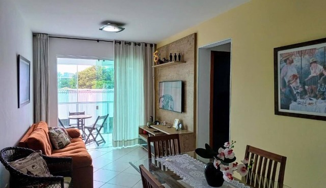 Located near Piatã beach, ideal for leisure or business trips.