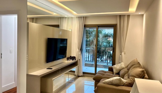 Luxuoso apto 2 quartos na Av do Batel- Academia, Piscina aquecida e Churrasqueira