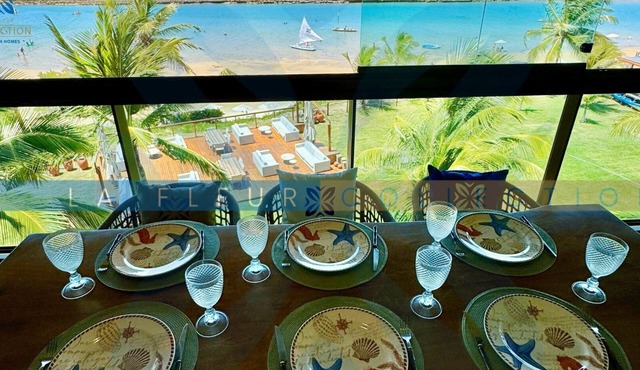 Luxury Sea Front Foot on the Sand at La Fleur Polynesia