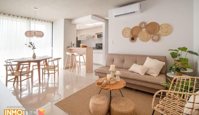 Modern and Cozy Two BR Apt with Pool and Free Parking