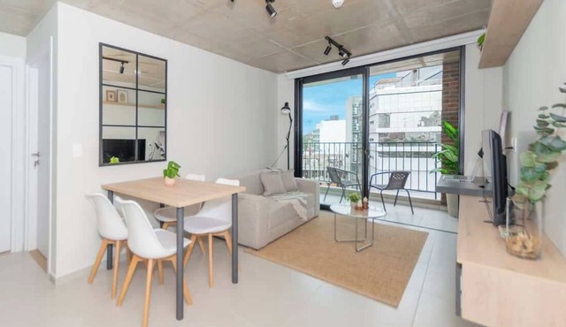 Modern Apt Near Malls with Pool, Gym and Views
