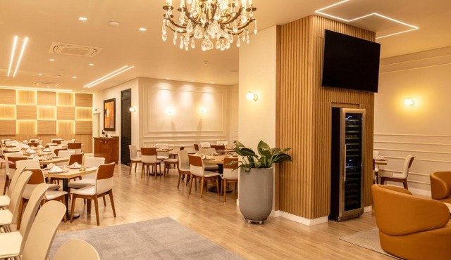 Monaco Hotel & Convention By Easy Class