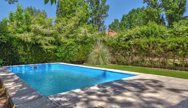 MOT Rentals + Chacras de Coria - 4 Bd Pool & Garden