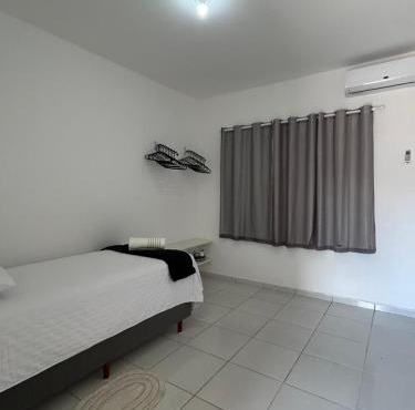 N 4 - Studio completo com ar condicionado a 500m da Unioeste