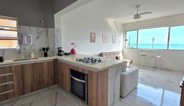 Oceanfront, cozy apartment in Embaré/Santos, with panoramic views. in Santos