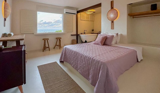 OUTRO BEACH CLUB HOTEL