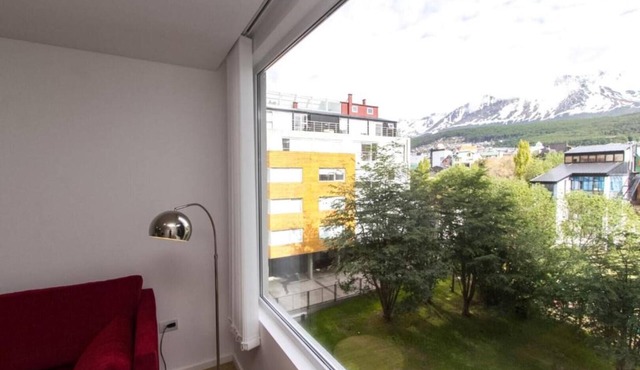 Pacific Building - Apartment with mountain views
